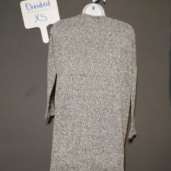 Divided long gray flow front cardigan.  Size xs. - Picture 2 of 3